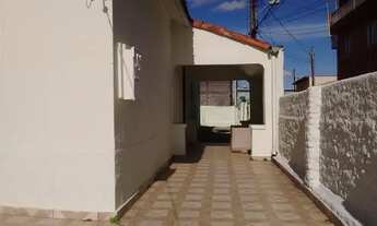 Imagem 2: Casa independente com 2 quartos, sala , cozinha, banheiro, lavanderia e quintal Vila Re