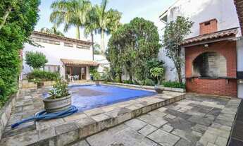 Imagem 3: Casa com 3 dormitórios nos Jardins com piscina e churrasqueira