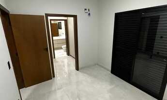 Imagem 7: Vendo Casa Nova | 3 Suítes | 418m2