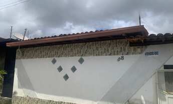 Imagem: Vende-se casa com 2/4