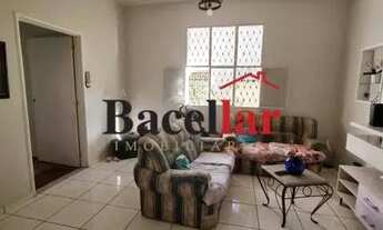 Imagem 2: Casa com 3 Quartos, Quintal e 4 vagas à venda na Tijuca!!! Próximo a Praça Xavier de Brito