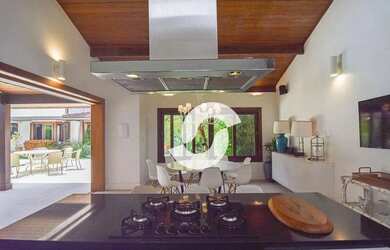 Imagem 2: Casa com 4 dormitórios à venda, 425 m² por R$ 2.990.000,00 - Itaipu - Niterói/RJ