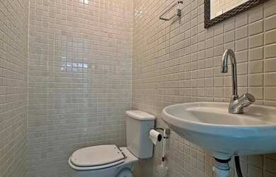 Imagem 7: Aproveite sua ampla área externa com diversas possibilidades para venda