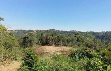 Imagem 7: Lote de 1000m² com vista e centro comercial completo