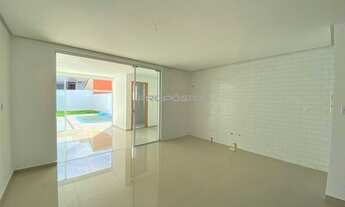 Imagem 4: Sobrado de 3 dormitórios com pátio amplo e piscina! Ref.:881