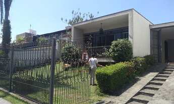 Imagem 4: Casa para aluguel tem 293 metros quadrados com 3 quartos