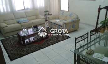 Imagem 2: Linda Casa Assobradada para Venda no bairro Jardim Record, 3 dorm, 1 suíte, 2 vagas, 180 m