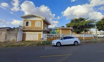 Imagem 3: Excelente casa c/ 04 dormitórios, suíte e 05 vagas de garagem - Jardim Chapadão