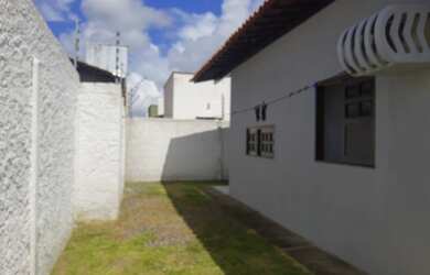 Imagem 5: Casa em condomínio a poucos metros da praia do Francês, para venda com 3 quartos