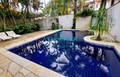 Imagem 2: Casa 4 suítes à venda, com 202m² de A.C. a apenas 60mts da praia em Juquehy