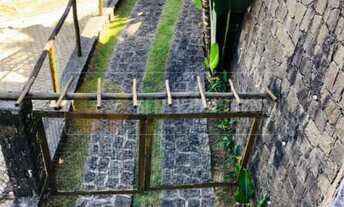 Imagem 4: Sobrado para venda possui 250 metros quadrados com 3 quartos em Veloso - Ilhabela - SP