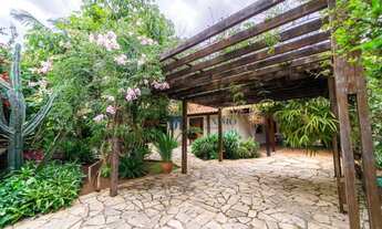 Imagem 3: Condomínio Entre Lagos 1 Etapa 2 Casas sendo 6 quartos, 650 m² área útil