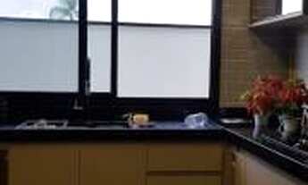 Imagem 4: Casa de condomínio térrea para venda possui 233 metros quadrados com 5 quartos