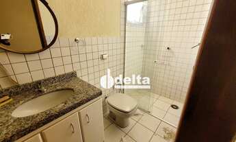 Imagem 4: Apartamento com 2 dormitórios para alugar, 77 m² por R$ 1.450,00/mês - Santa Mônica - Uber