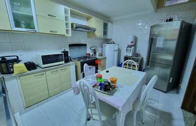 Imagem 3: Casa no Bairro Adrianópolis, 4 Suítes, Piscina, Sala de Estar Jantar, conjunto Adrianópoli