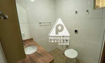 Imagem 4: Apartamento em Botafogo com 2 quartos, dependência completa e área de serviço