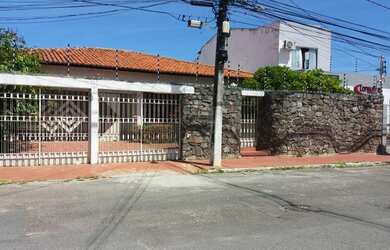 Imagem 2: Casa para venda possui 300 metros quadrados com 6 quartos em Suíssa - Aracaju - SE