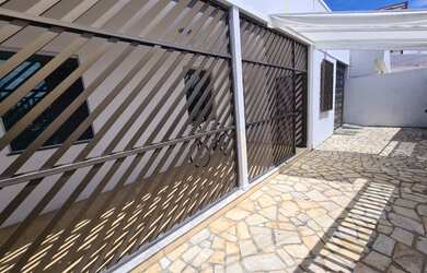 Imagem 2: Casa para venda tem 240 metros quadrados com 3 quartos em Pereira Lobo - Aracaju - SE