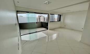 Imagem 2: Apartamento com 3 suítes, ampla varanda, 3 vagas de garagem próximo da praia