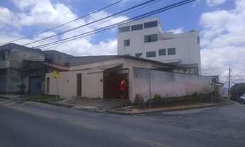 Imagem: Im vel com 3 moradias, em rua comercial