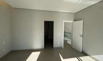 Imagem 2: Casa de condomínio sobrado para venda tem 425 metros quadrados com 3 quartos