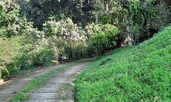 Imagem 4: Casa maravilhosa com ótimo terreno em rua sem saída