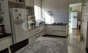 Imagem 3: Casa com 3 quartos - Bairro Granada em Uberlândia