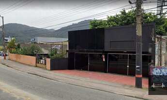 Imagem 2: Galpão comercial no sul da ilha