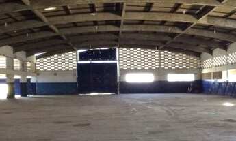 Imagem 5: Galpão 42.000 área construída 84.000 área total 100 vgs estacionamento