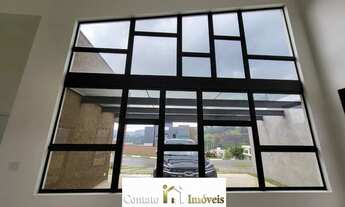 Imagem 2: Casa térrea com piscina em condomínio