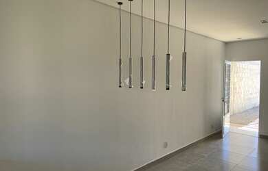 Imagem 2: Casa para venda possui 71 metros quadrados com 2 quartos em Cidade Alta - Cuiabá - MT