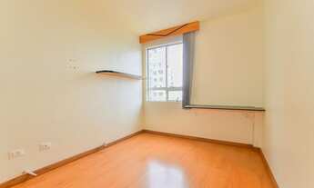 Imagem 2: Apartamento para venda possui 107 metros quadrados com 3 quartos em Água Verde - Curitiba