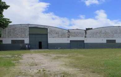 Imagem 3: Galpão 42.000 área construída 84.000 área total 100 vgs estacionamento