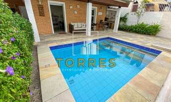 Imagem 4: Casa com área de lazer completa com 5 quartos, piscina, churrasqueira a 200m da Praia da E