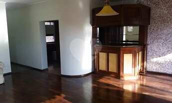 Imagem: Casa térrea a venda, com três dormitórios