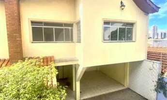 Imagem 1: Sobrado com 224m2 para locação com 6 dormitórios sendo 1 suíte, e 6 vagas