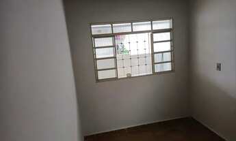 Imagem 4: CASA SETOR UNIÃO COM 3 QUARTOS SENDO 1 SUÍTE SALA COZINHA BANHEIRO SOCIAL ÁREA DE SERVIÇO