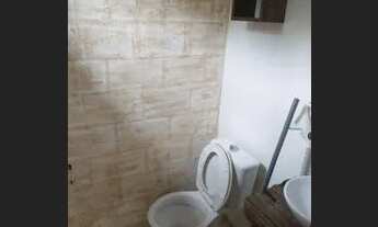 Imagem 5: Casa sozinha no pátio