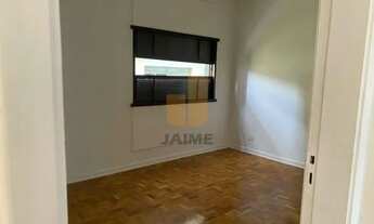 Imagem 2: Apartamento amplo em prédio antigo, ótima divisão interna, 2 dormitórios e 1 vaga - Perdiz