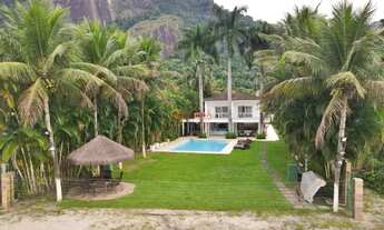 Imagem 7: Linda casa pé na areia com amplo terreno, piscina, 5 suítes