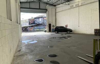 Imagem 3: Lindo Galpão com pé direito 7,5m²- com uma ótima localização