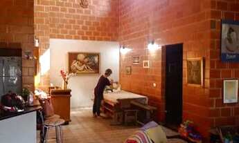 Imagem 7: Casa Rústica de 4 Dormitórios em Localização Privilegiada