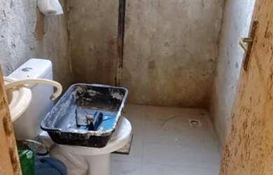 Imagem 2: Casa 2 /4 só terminar. 31/ * garagem 2 carros