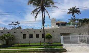 Imagem 3: Casa térrea na Praia de Pernambuco com piscina e churrasqueira