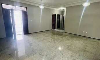 Imagem 5: Casa com 3 dormitórios para alugar por R$ 2.430,00/mês - Cidade dos Funcionários - Fortale