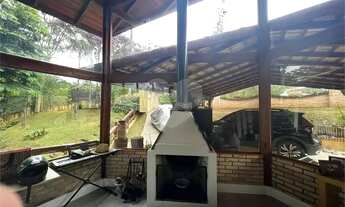 Imagem: Linda casa na Serra da Cantareira sendo