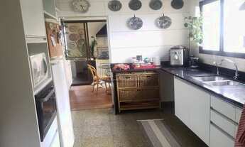 Imagem 2: Apartamento de 226m² com 4 dormitórios - 3 suítes - 5 banheiros - 4 vagas