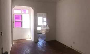 Imagem 3: Copacabana - Quarto e sala em rua nobre na quadra da praia