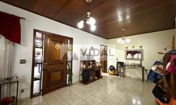 Imagem 2: SOBRADO COM 3 SUÍTES E PISCINA À VENDA NO CONDOMÍNIO GRANJA OLGA POR R$1.200.000,00