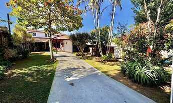 Imagem 2: Imóvel para venda possui 150 metros quadrados com 4 quartos em Centro - Garopaba - SC